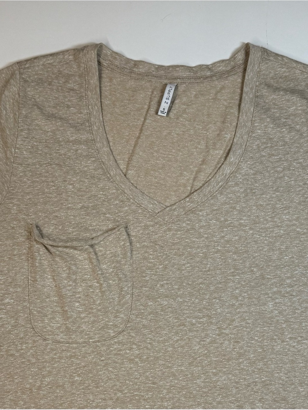 Women’s Pocket V-Neck Tee in Heather Taupe - Picture 8 of 9